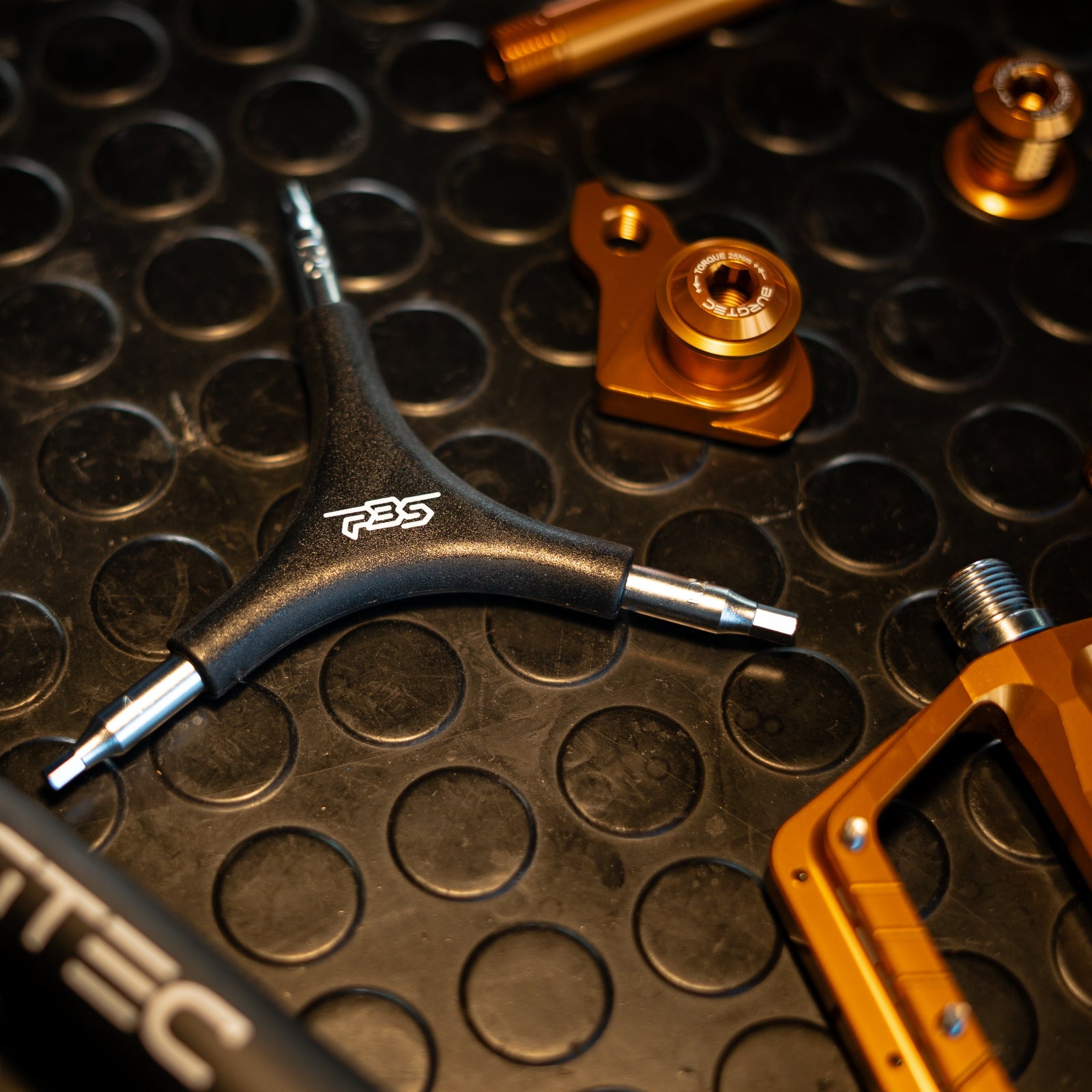 TARVIKKEET | Yleiset työkalut