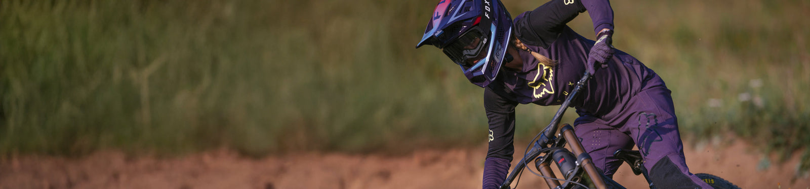 Integroidut maastopyöräilykypärät