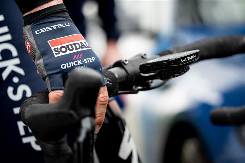 TARVIKKEET | GPS- ja kamerakiinnikkeet