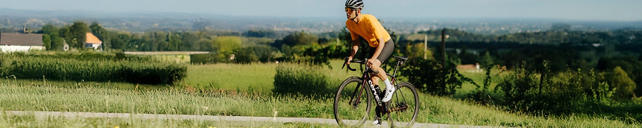 TYHJENNYSMYYNTI | CASTELLI