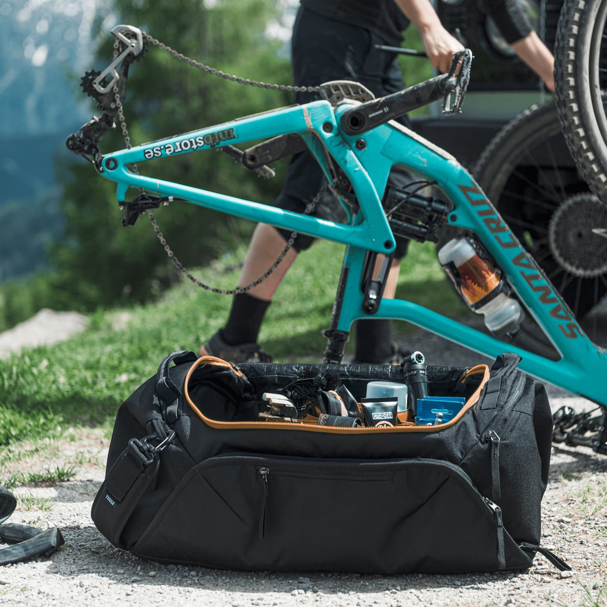 Matkalaukku THULE ROUNDTRIP 55 L Musta