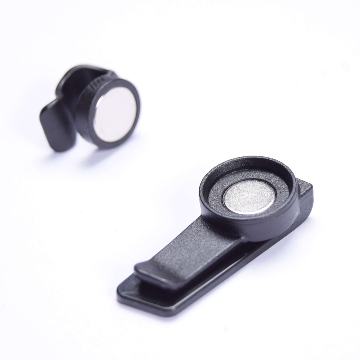 Universaali magneettinen pidike USWE MAGNEETTINEN PUTKI CLIP Hydration Bag Musta