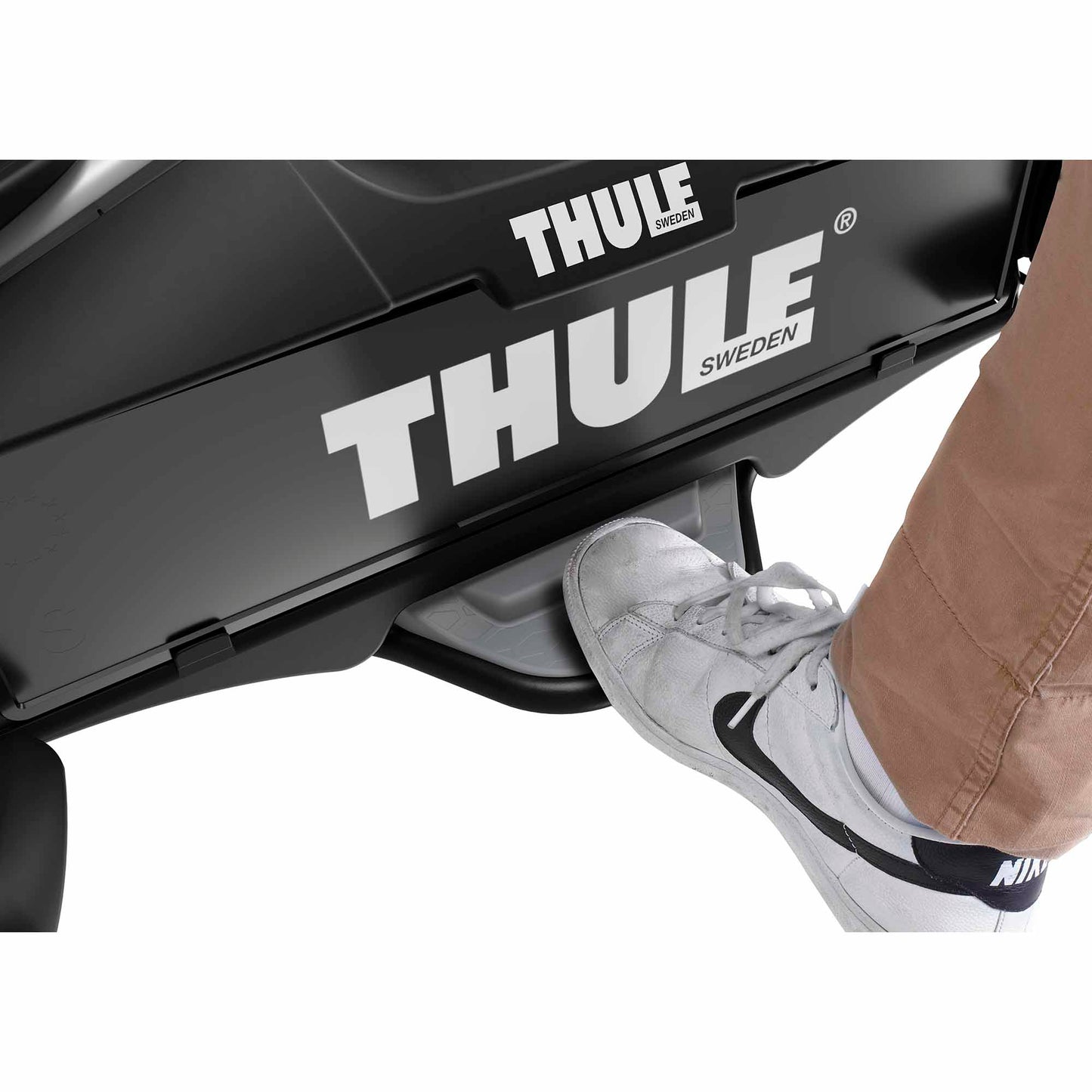 THULE VELOCOMPACT 3 pyöräteline vetokoukussa