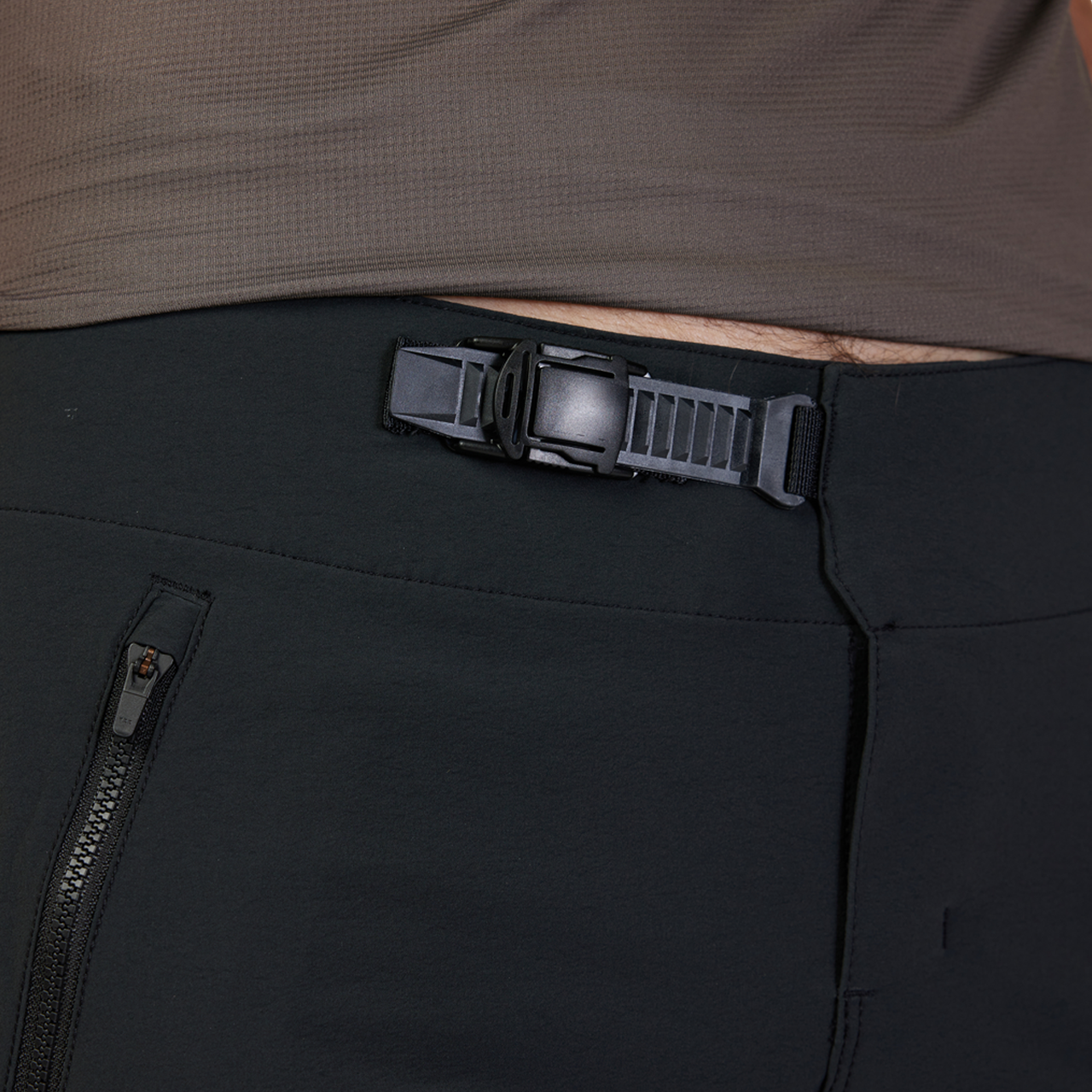 FOX FLEXAIR shortsit musta