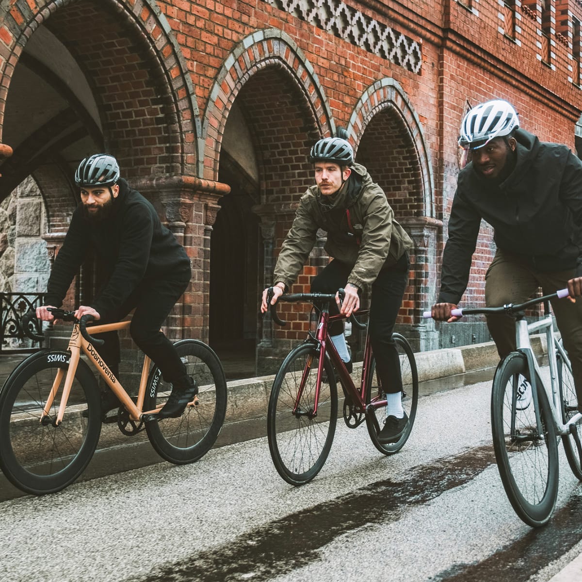 ABUS WINGBACK maantiekypärä valkoinen