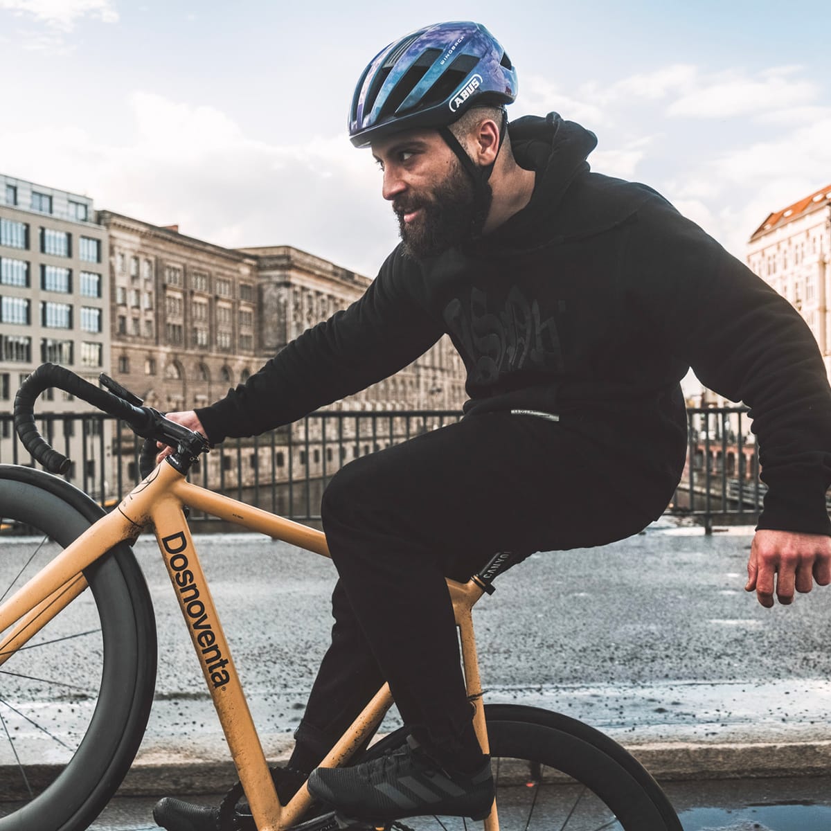 ABUS WINGBACK maantiekypärä violetti