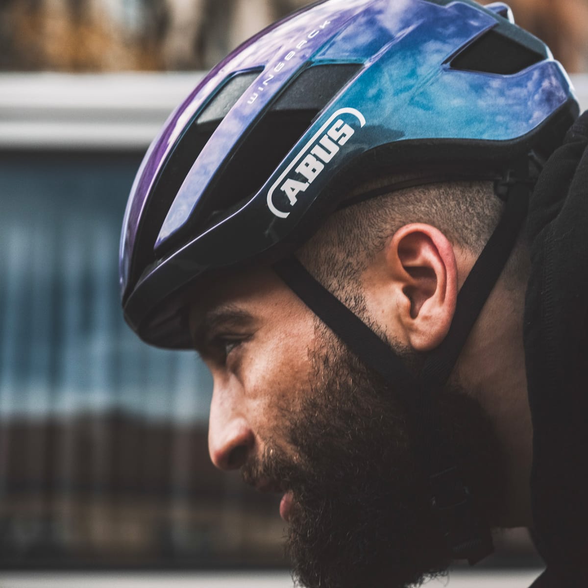 ABUS WINGBACK maantiekypärä violetti