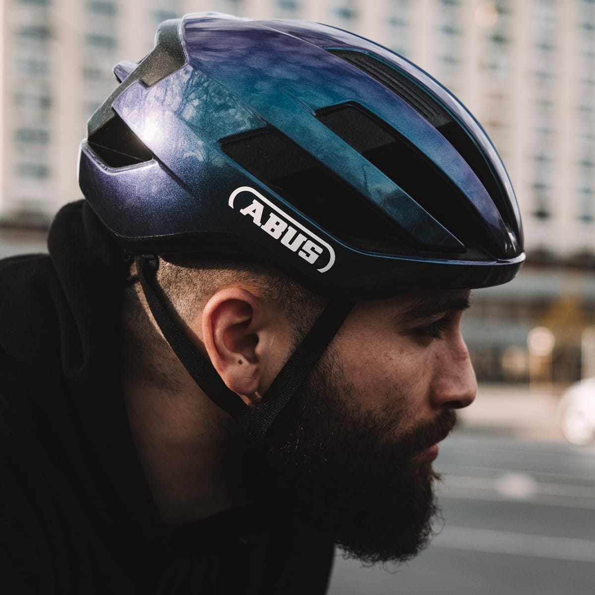 ABUS WINGBACK maantiekypärä violetti