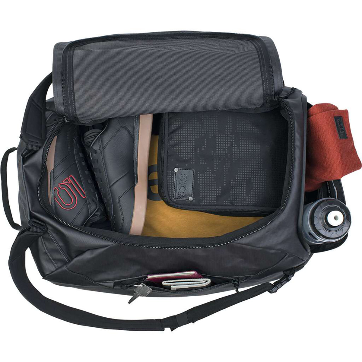 EVOC DUFFLE matkalaukku 40 L Musta