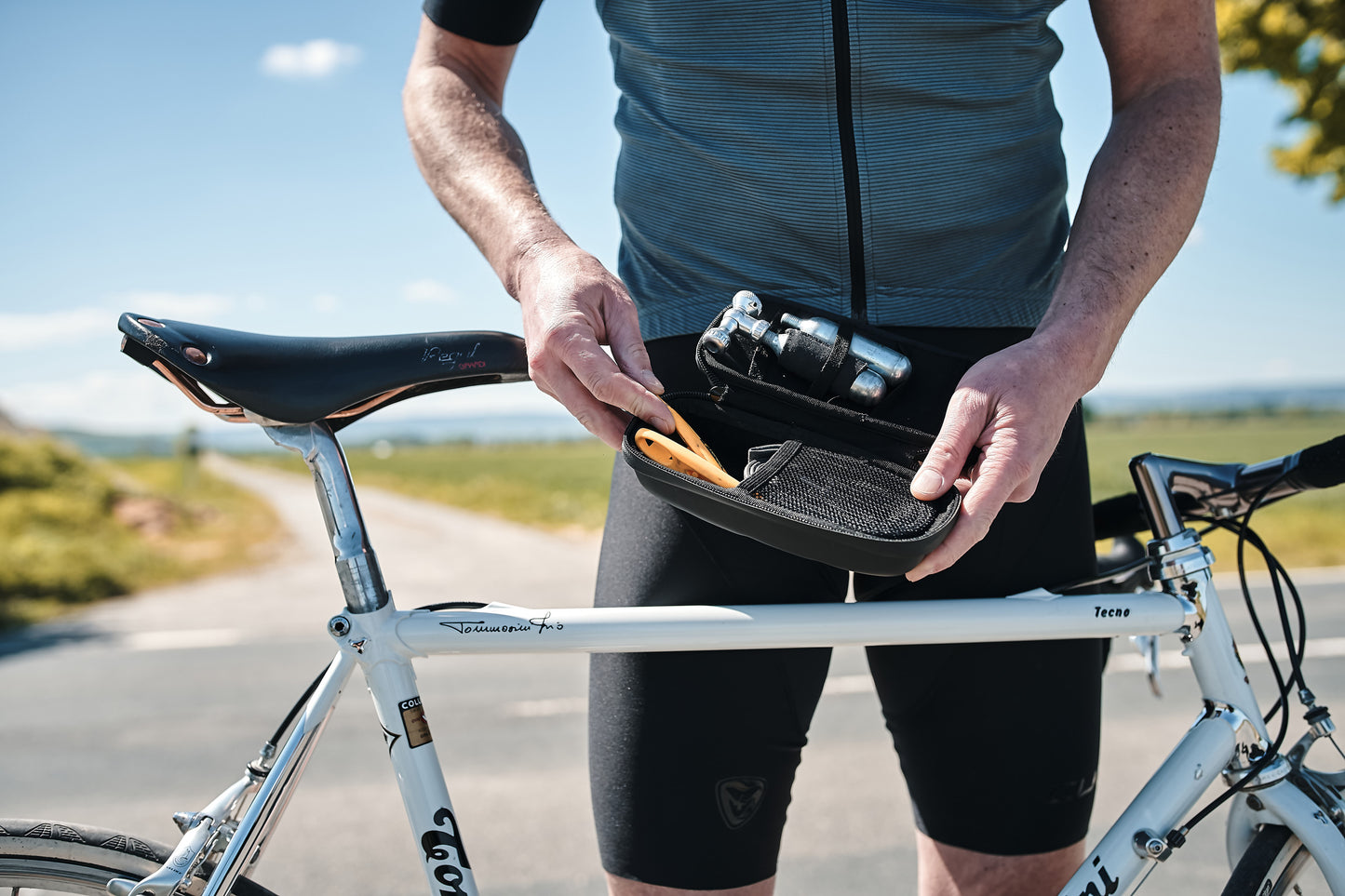 Työkalulaukku FIDLOCK TWIST TOOLBOX + BIKE BASE Musta