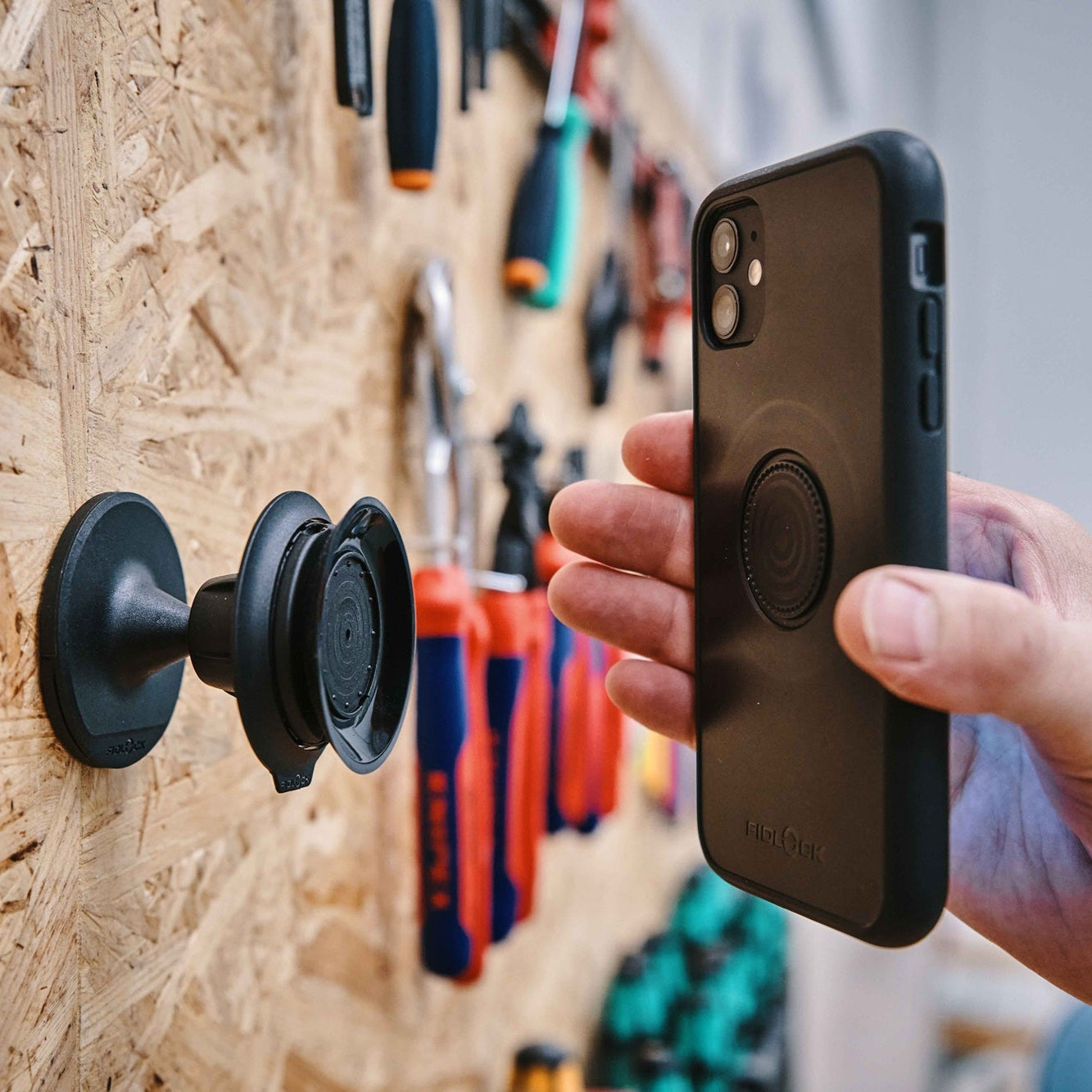 Seinäkiinnike FIDLOCK VACUUM Musta