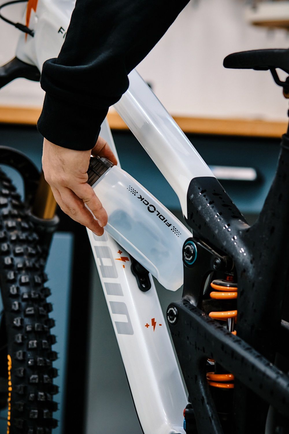 FIDLOCK-pullon liitin varaklipsi