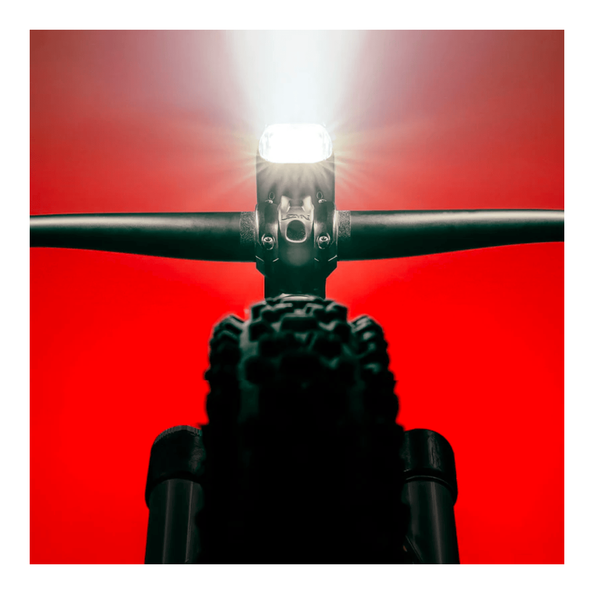LEZYNE MEGA DRIVE 2400+ etuvalo musta