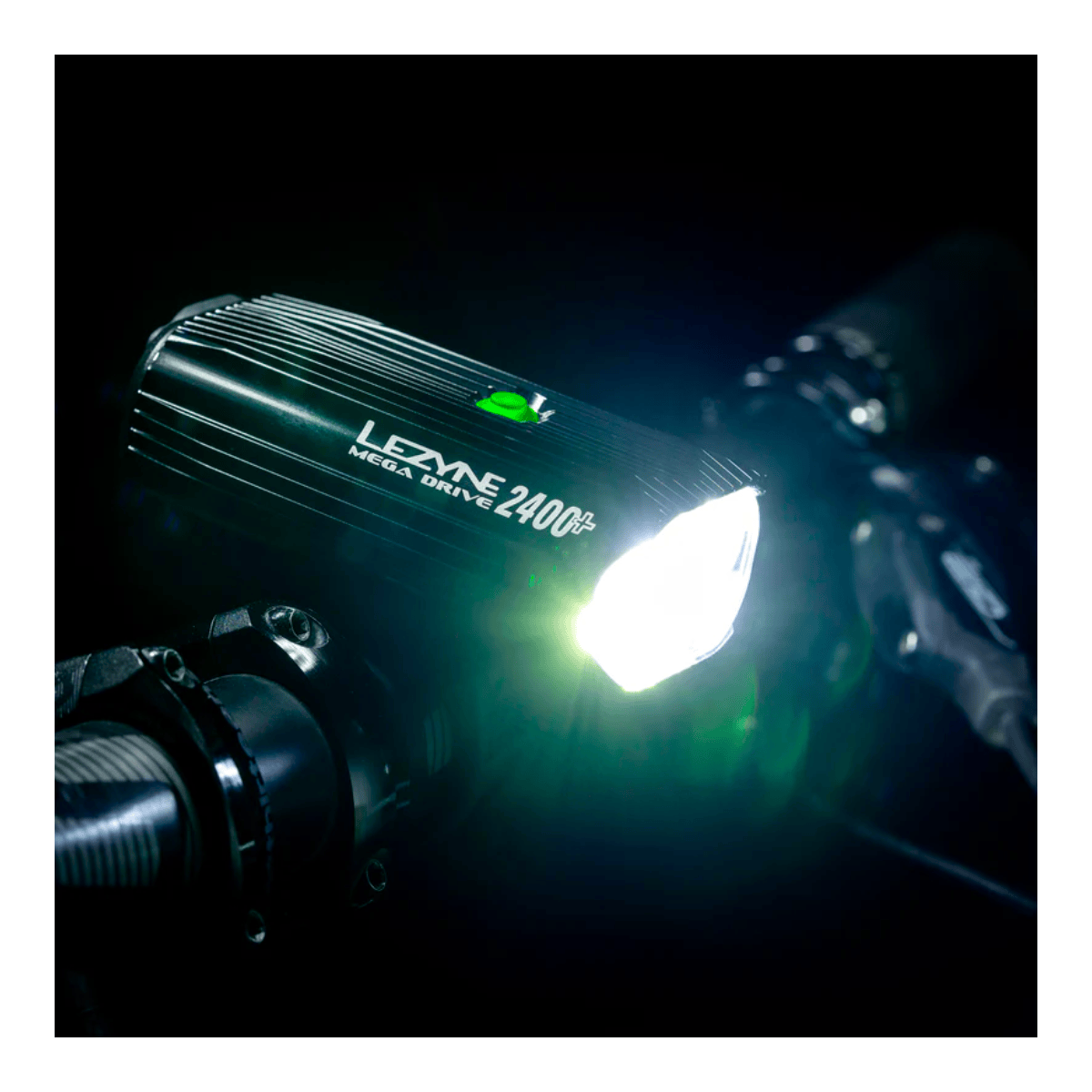 LEZYNE MEGA DRIVE 2400+ etuvalo musta