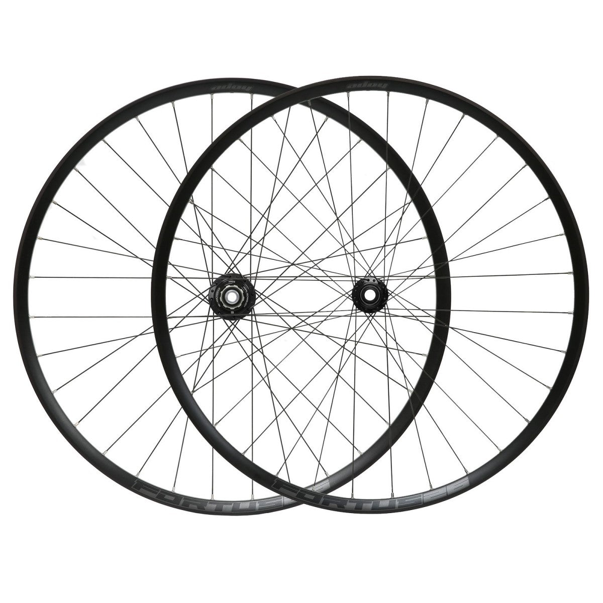 Pari HOPE FORTUS 26 W 26" PRO 5 pyörää 15x100mm/12x135mm Musta