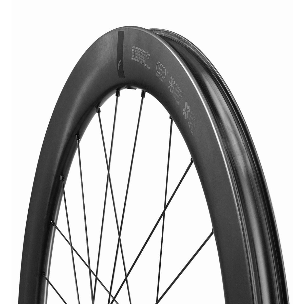 Pari FULCRUM WIND 57 Tubeless Ready -pyörää (keskuslukko)