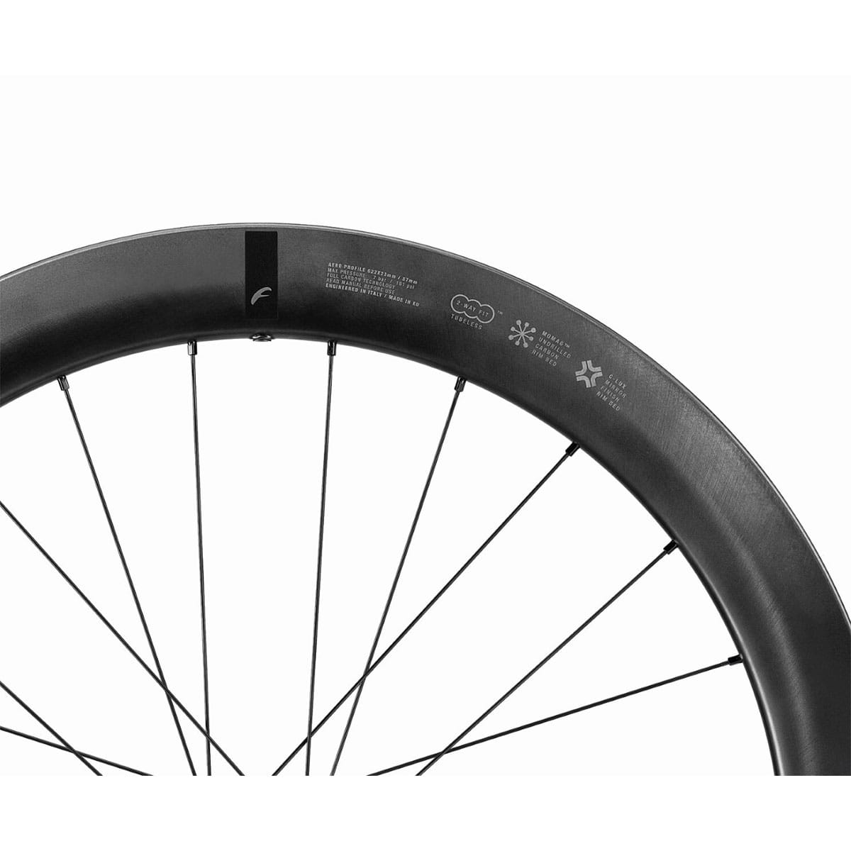 Pari FULCRUM WIND 57 Tubeless Ready -pyörää (keskuslukko)