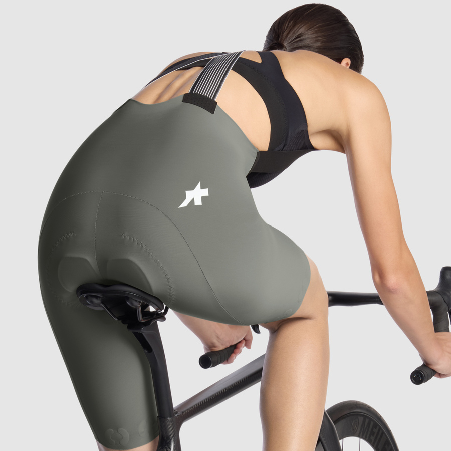ASSOS DYORA R S11 Naisten khaki Bibshortit