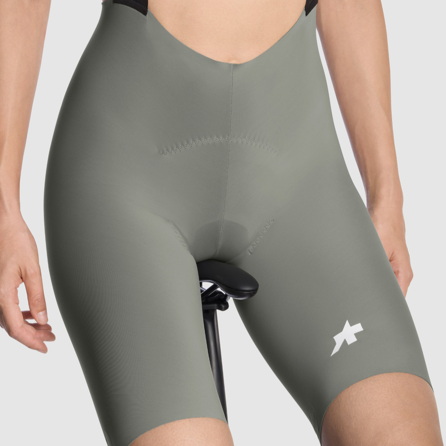 ASSOS DYORA R S11 Naisten khaki Bibshortit