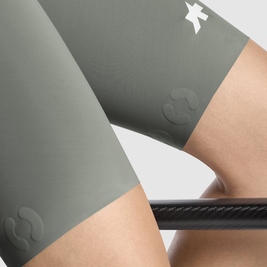 ASSOS DYORA R S11 Naisten khaki Bibshortit
