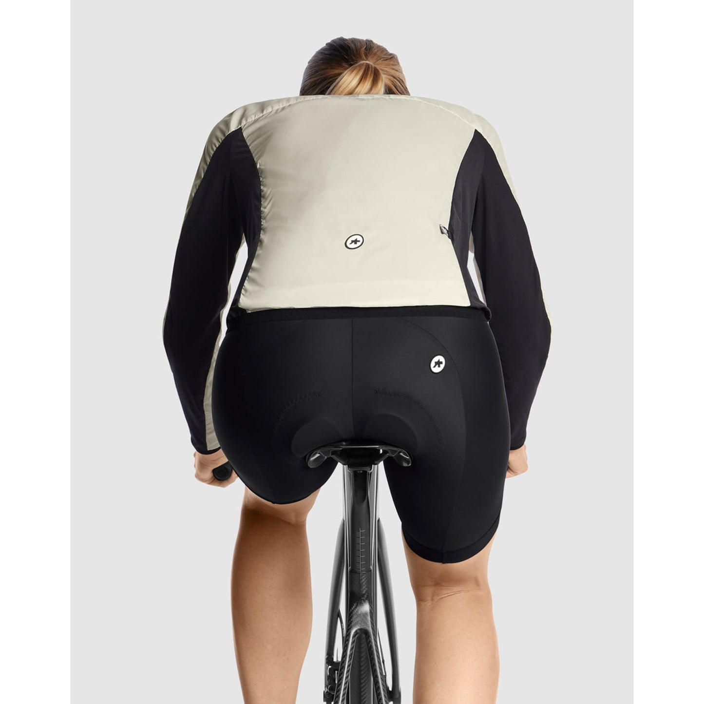 ASSOS UMA GT WIND C2 Naisten takki Beige