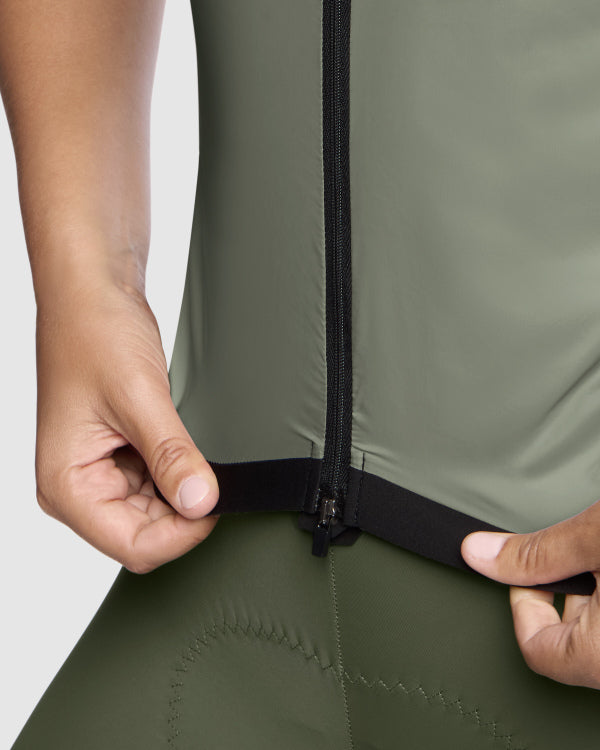 ASSOS UMA GT WIND S11 Naisten hihaton takki vihreä