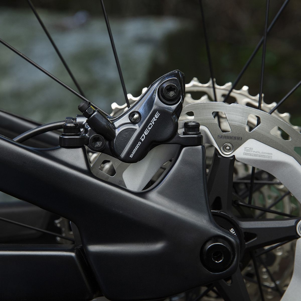 Pari SHIMANO DEORE M6120 4 mäntä J-KIT Discless jarrut