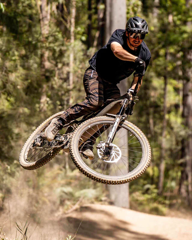 DHARCO ATHER RECON housut ruskea/musta