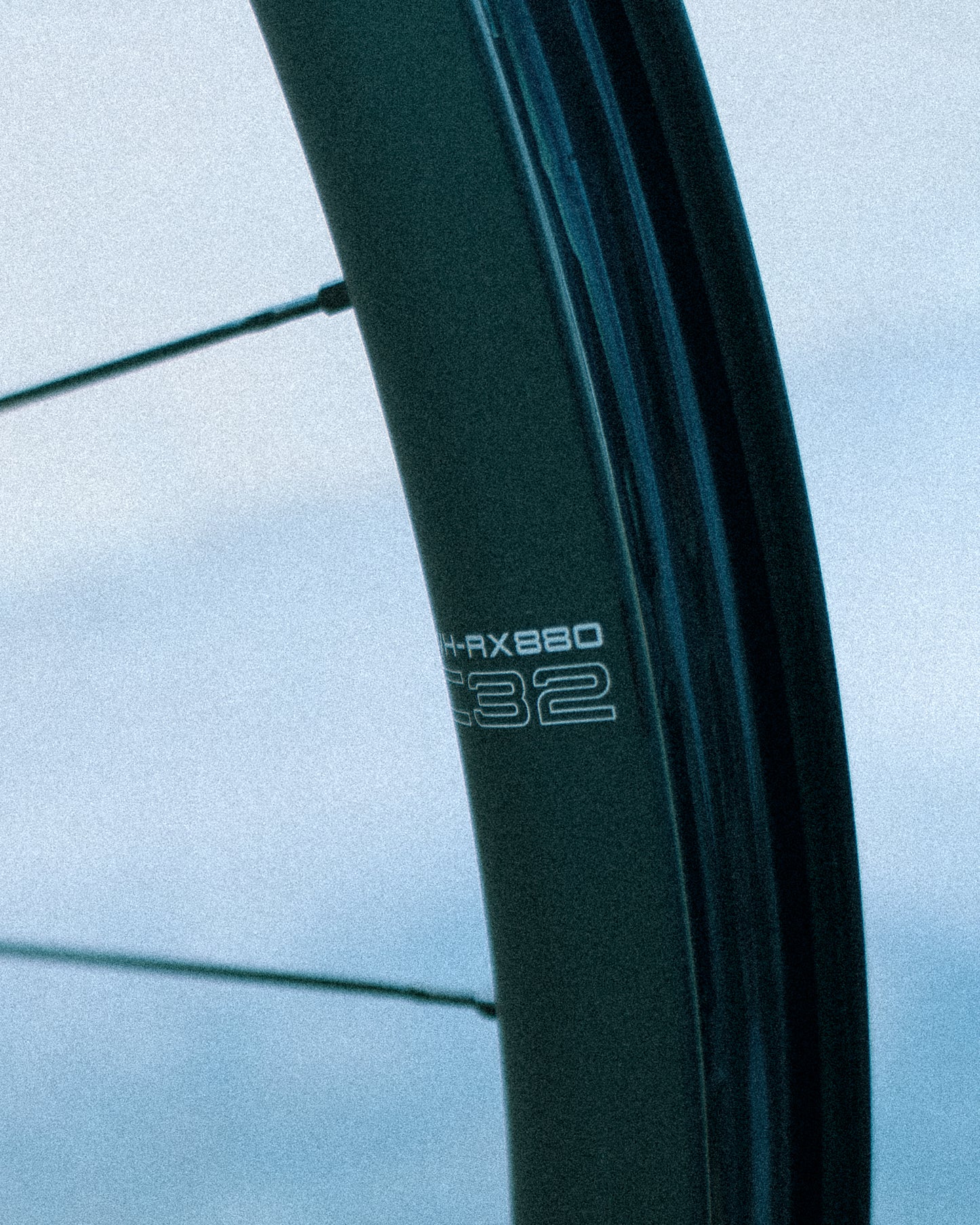 SHIMANO GRX WH-RX880 700c Tubeless Ready etupyörä (keskuslukitus)