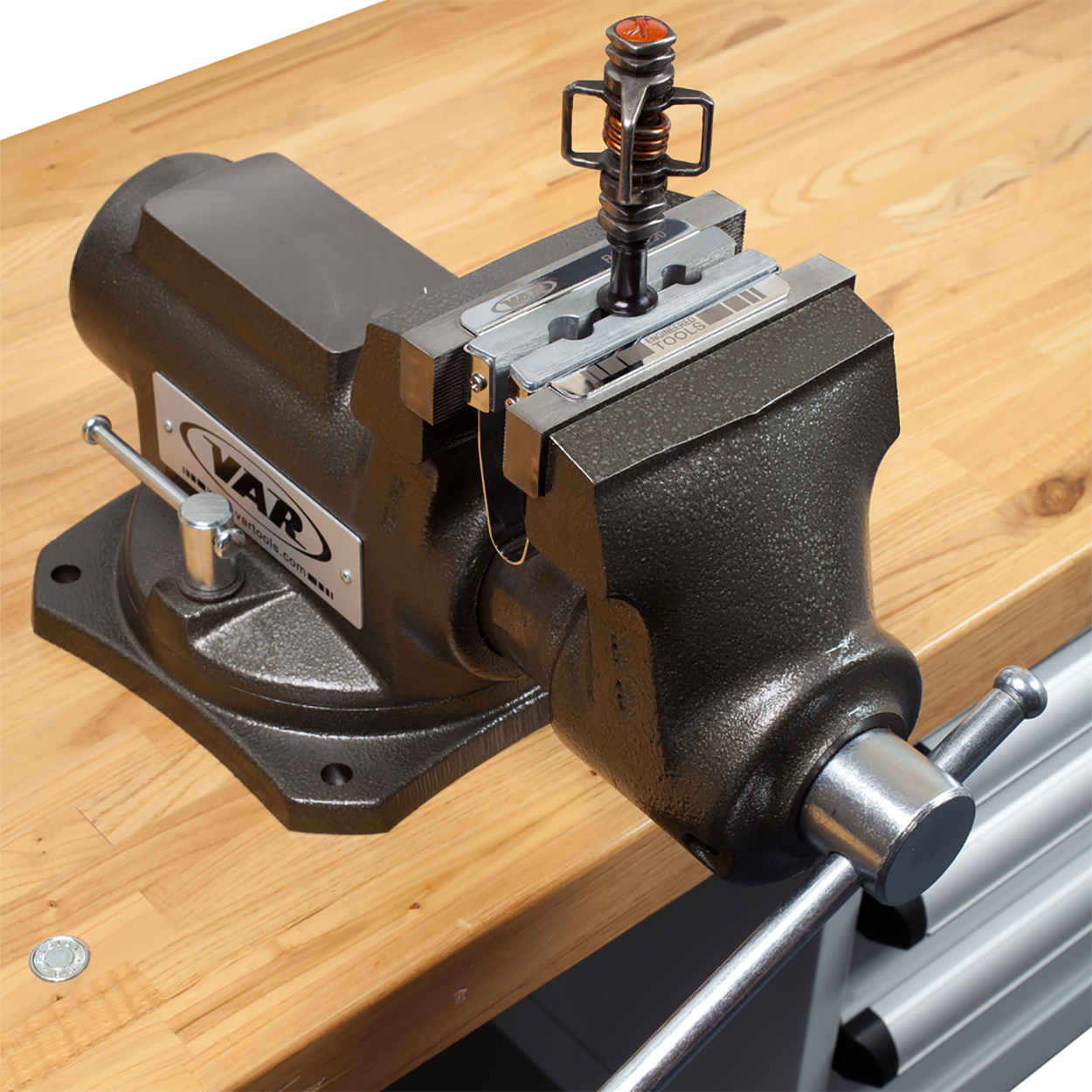 Pehmeä leuka VAR-kiinnityslaitteen tukemiseen RP-01200