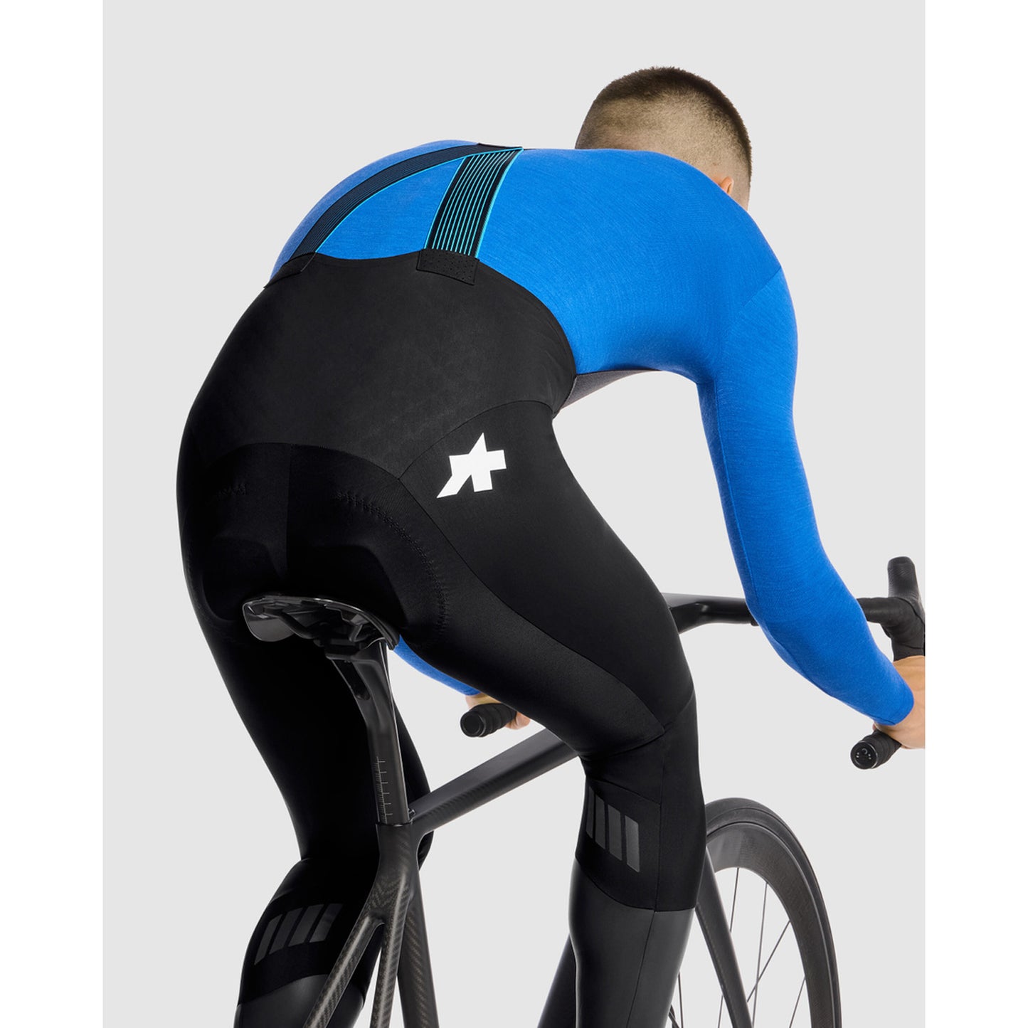 ASSOS RS UZ S11 Mustat sarjan rintaliivihousut