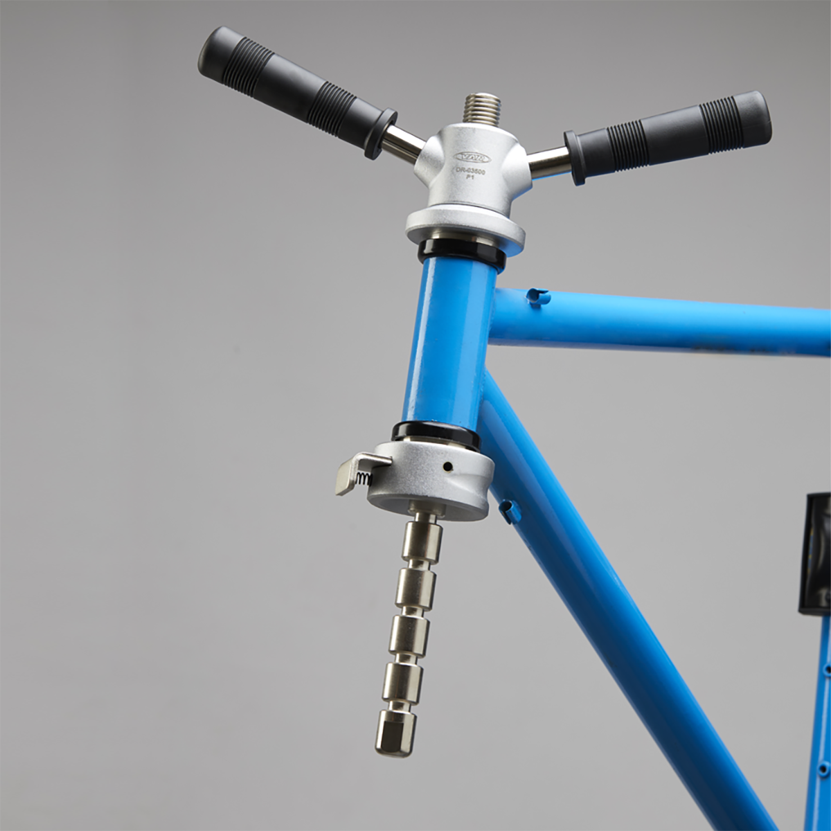 VAR ohjaus- ja laakeripuristin DR-03500