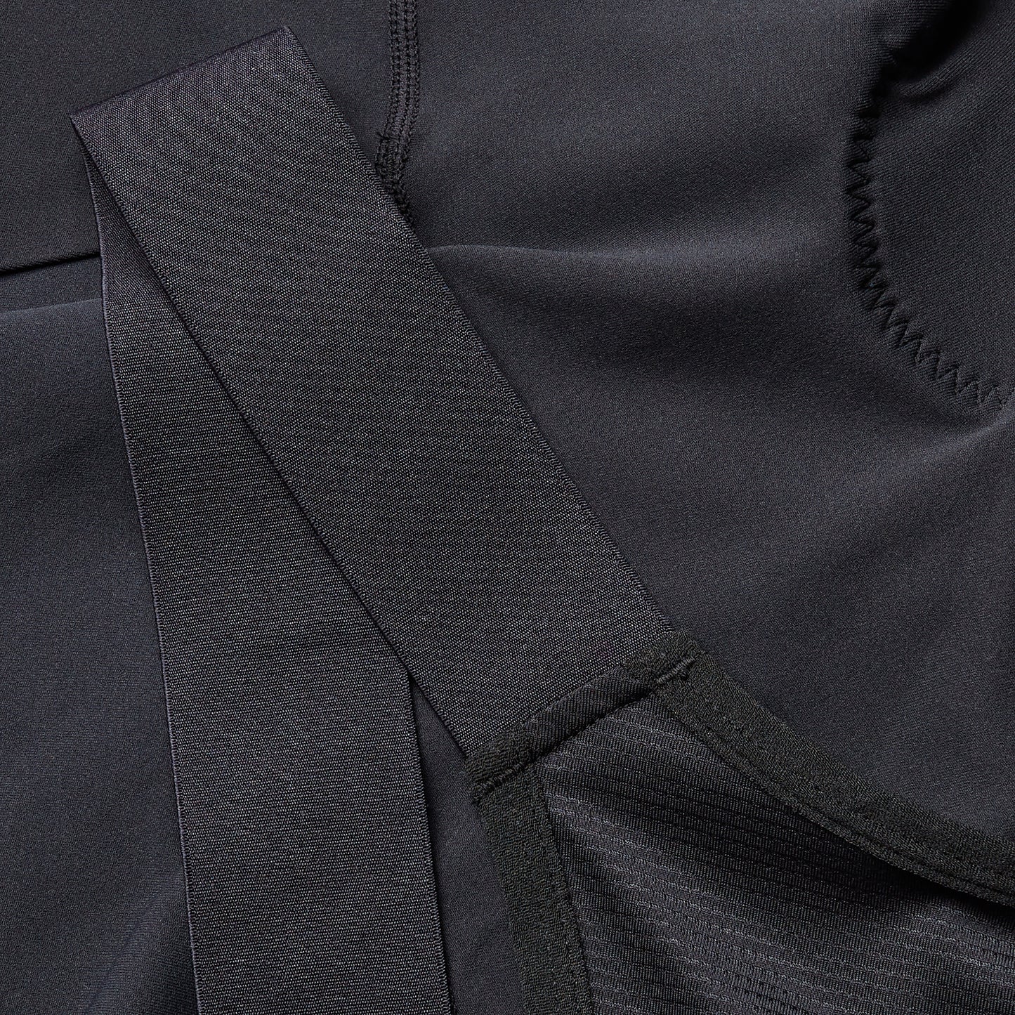 ENDURA LOOP Bib Short Musta 2025