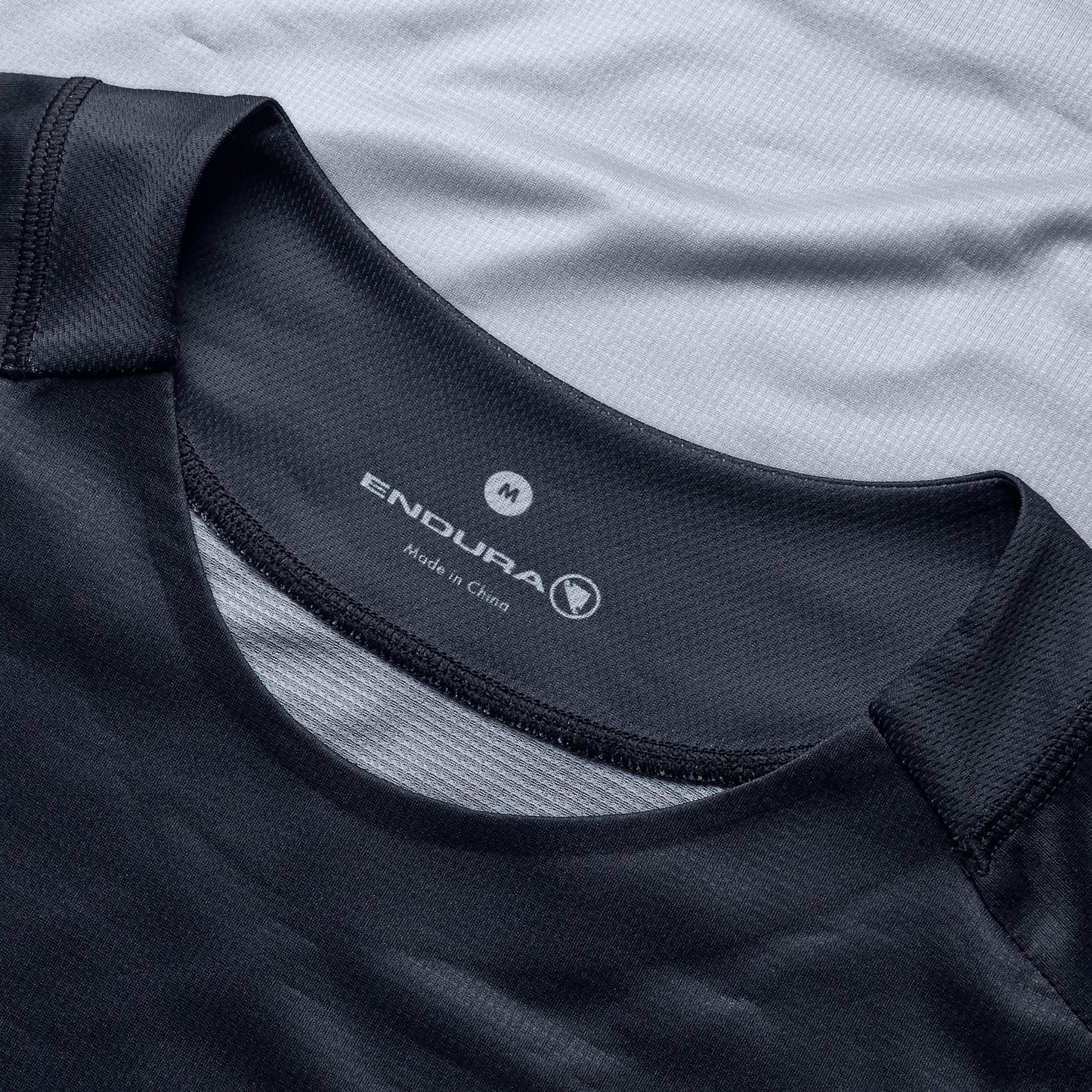 ENDURA CORE PRINTED pitkähihainen trikoo Musta 2025