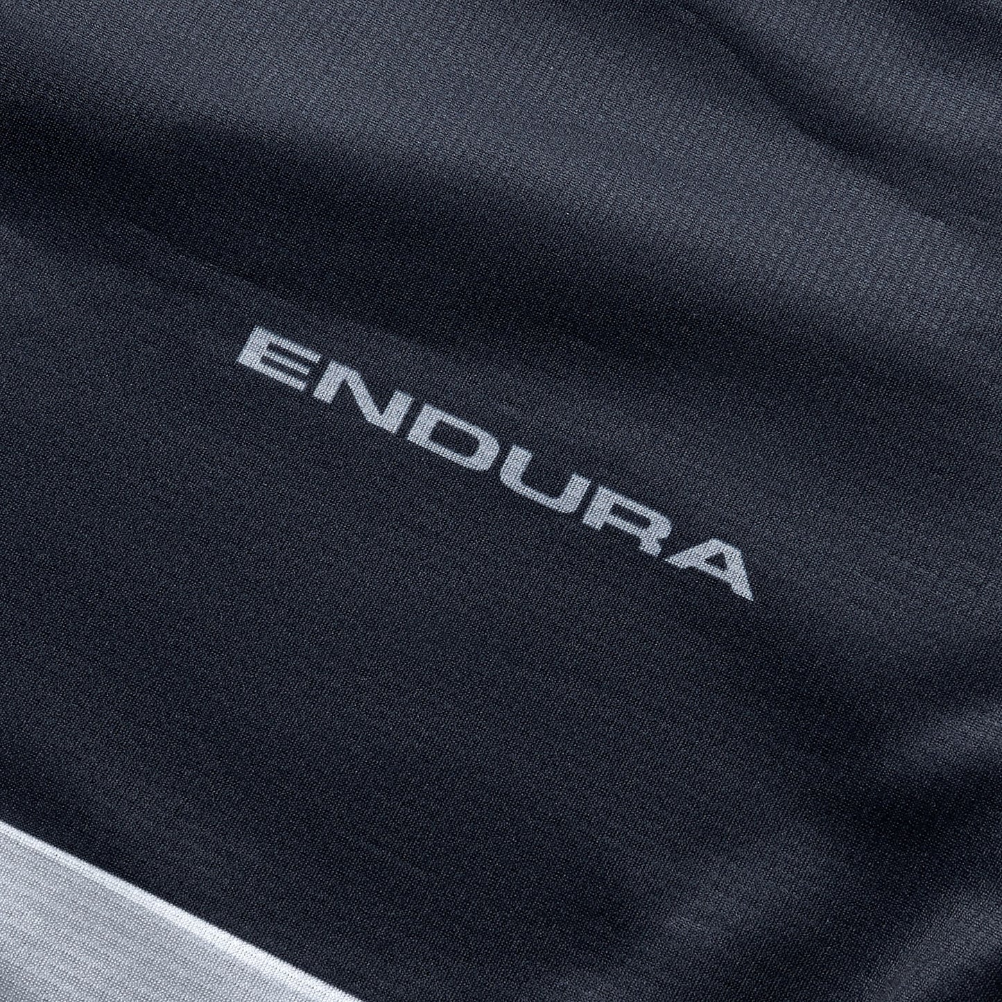 ENDURA CORE PRINTED pitkähihainen trikoo Musta 2025