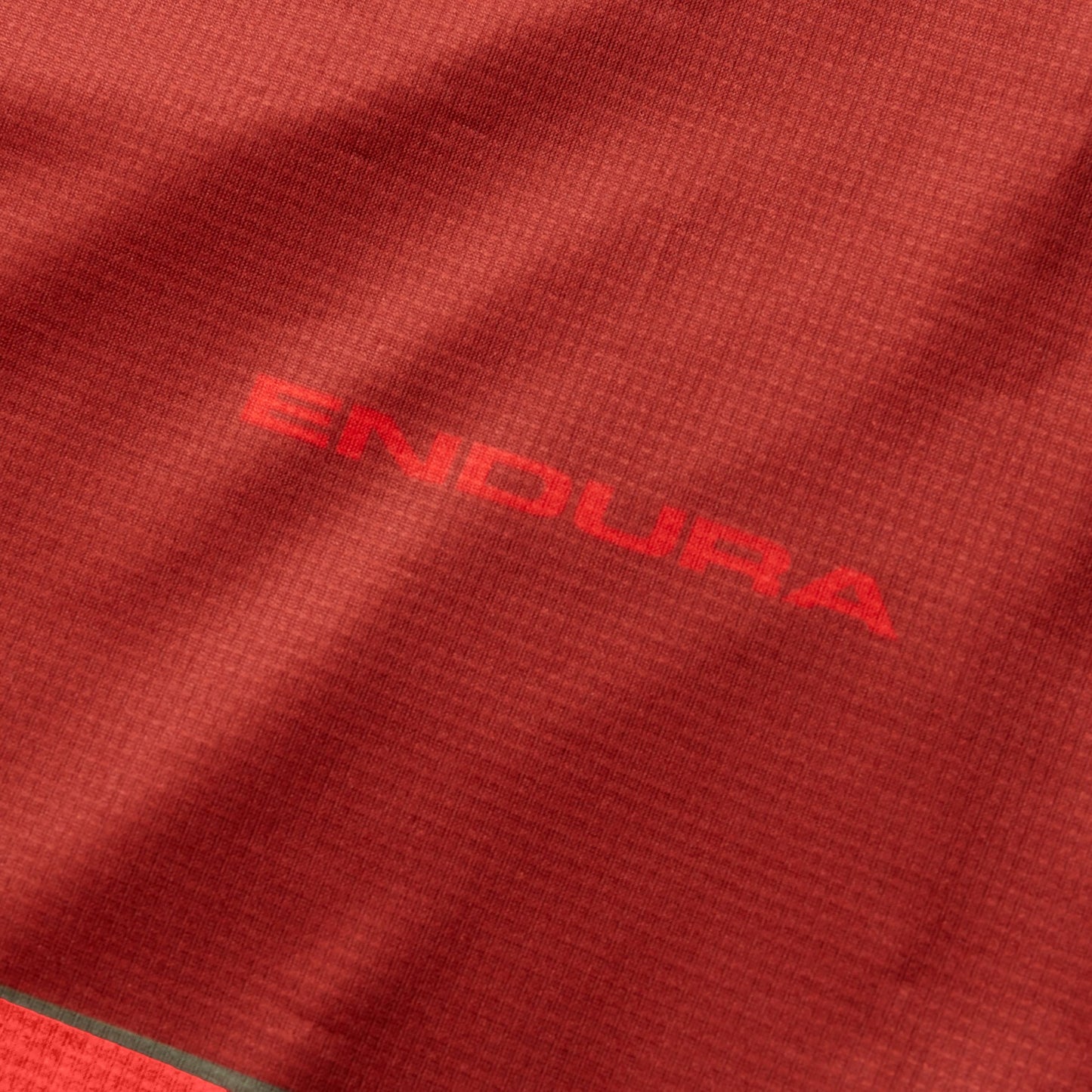 ENDURA CORE PRINTED pitkähihainen trikoo punainen 2025
