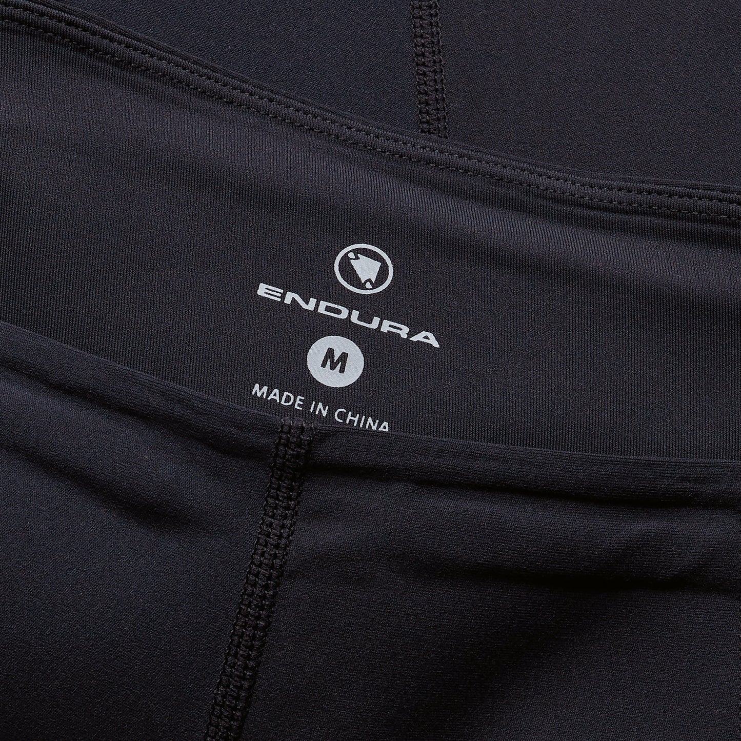 ENDURA LOOP Short Musta 2025