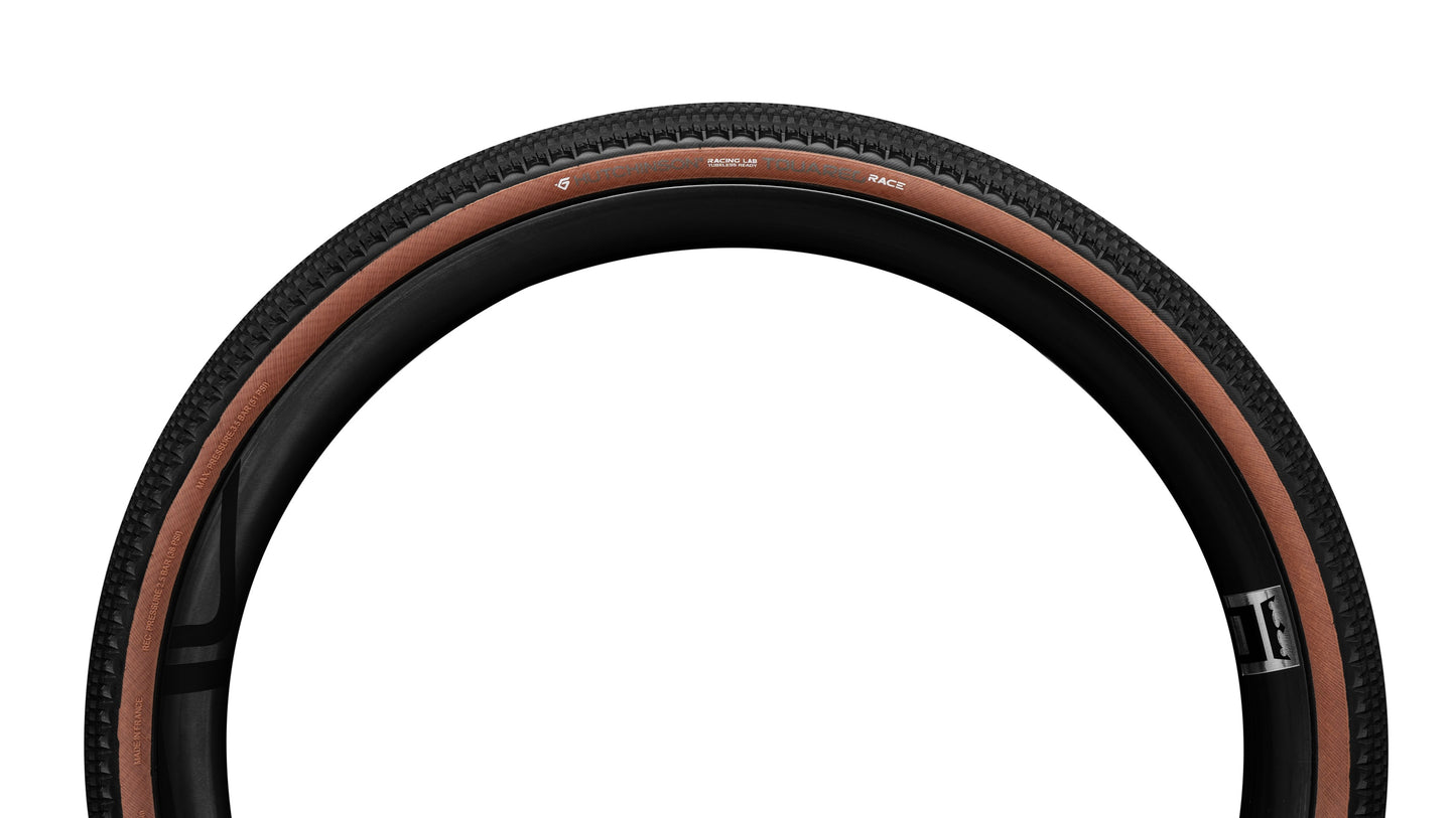 HUTCHINSON TOUAREG RACE 700x40c Tubeless Ready Beige -rengas HUTCHINSON TOUAREG RACE 700x40c Tubeless Ready Beige -rengas