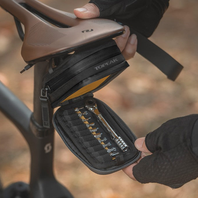 TOPEAK ELEMENTA GEARBAG Satulalaukku työkaluilla Musta