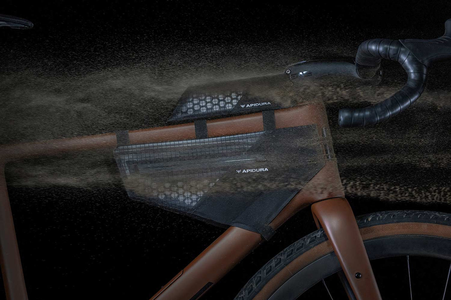 Pakkaus APIDURA AERO SYSTEM runkolaukkuja musta