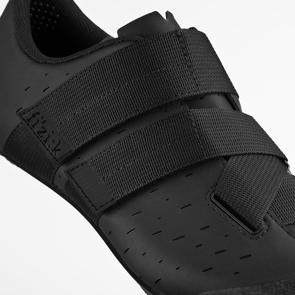 FIZIK TERRA X4 POWERSTRAP Gravel kengät Musta