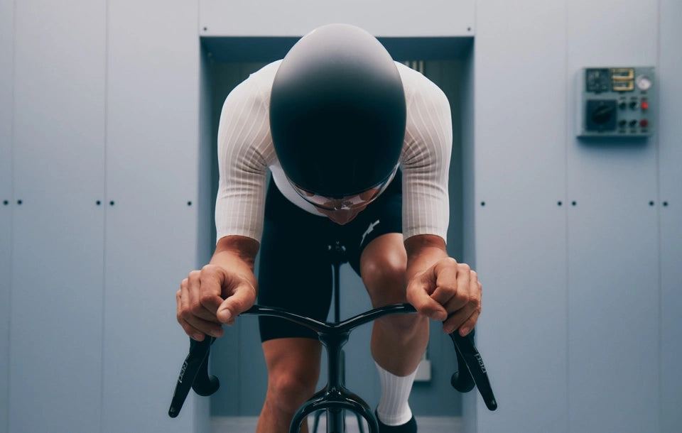 ASSOS EQUIPE RSR BOLIDE S11 märkäpuku valkoinen/musta