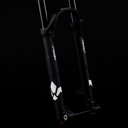 FORMULA NERO C Coil 27.5" Haarukka-akseli 20x110mm Boost Musta