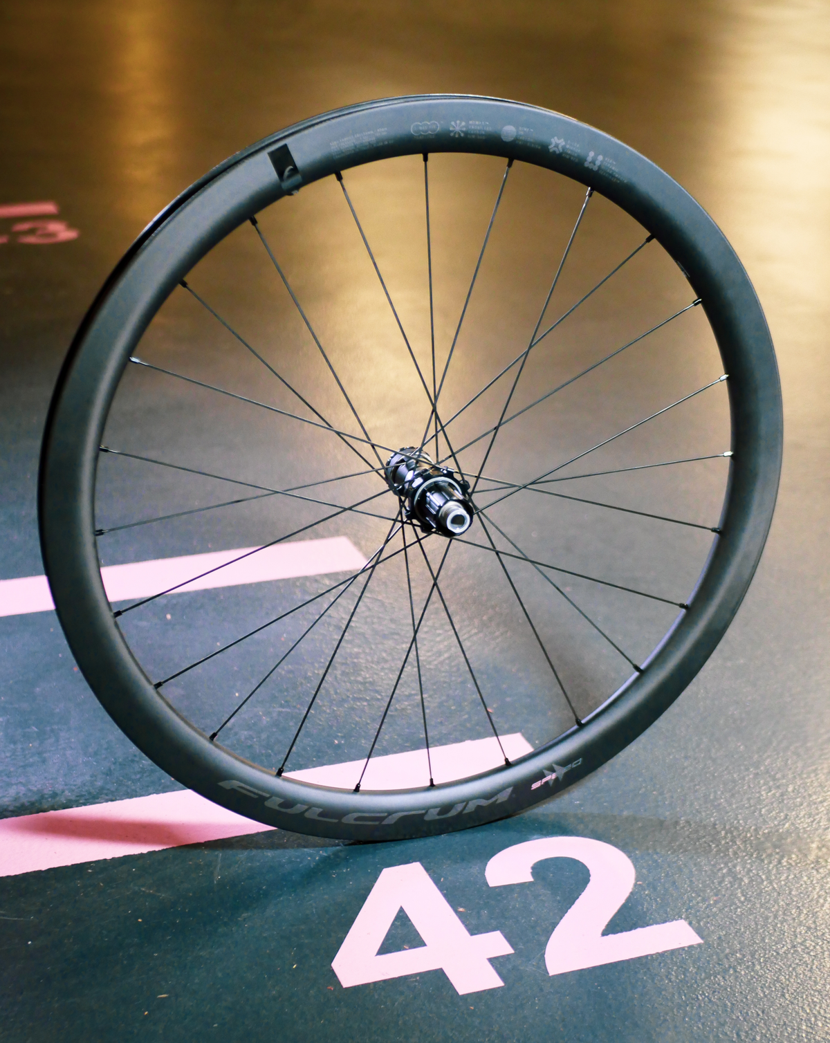 Pari FULCRUM SPEED 42 Tubeless Ready -pyörää (keskuslukko)
