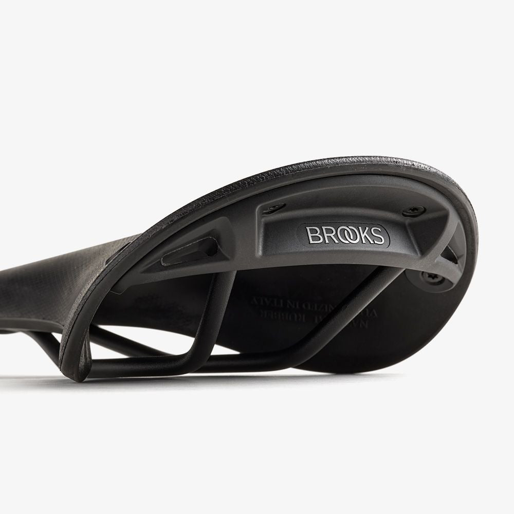 BROOKS CAMBIUM C17 Satula Musta