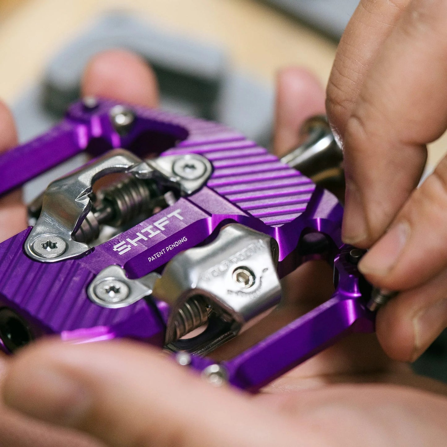 WOLF TOOTH GRAVITY CLIPLESS Violet pedaalit