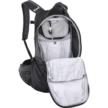 Selkäreppu EVOC TRAIL PRO BLACKLINE 16 L Musta