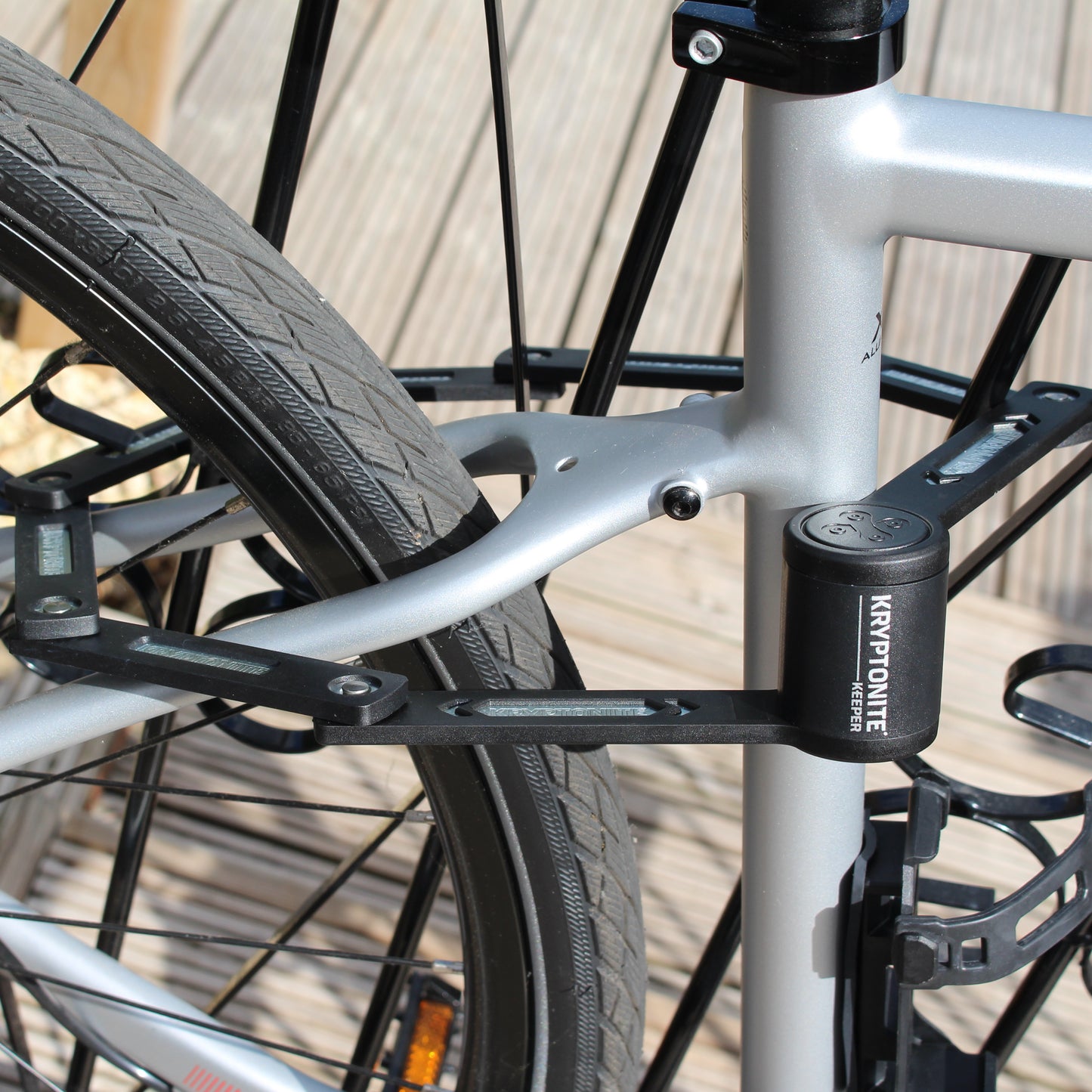 Taittuva nivelletty varkaudenestolukko KRYPTONITE KEEPER MINI FOLDING -taittolukko