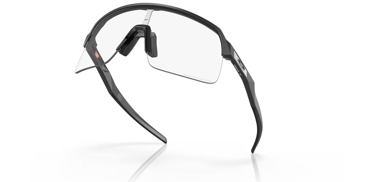 OAKLEY SUTRO LITE Matt Carbon Clear Photochromic-linssi - O9463-4539