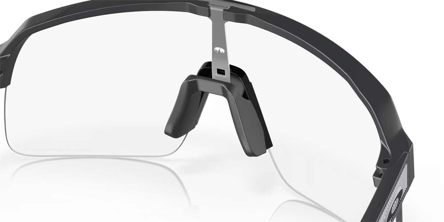 OAKLEY SUTRO LITE Matt Carbon Clear Photochromic-linssi - O9463-4539